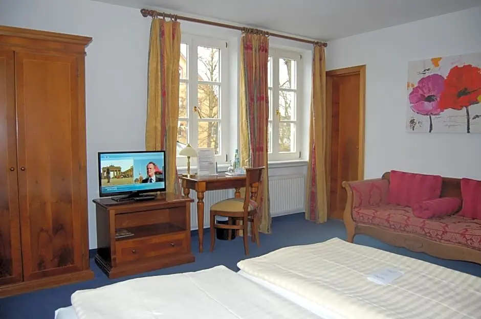 Hotel Königin Olga - Chambres