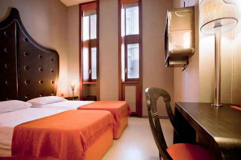 Standard Economy Double room (twin beds)