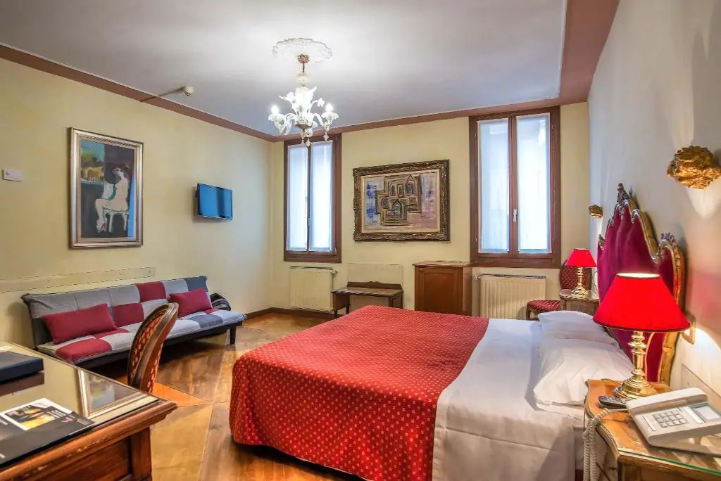 Hotel La Fenice Et Des Artistes - Chambres