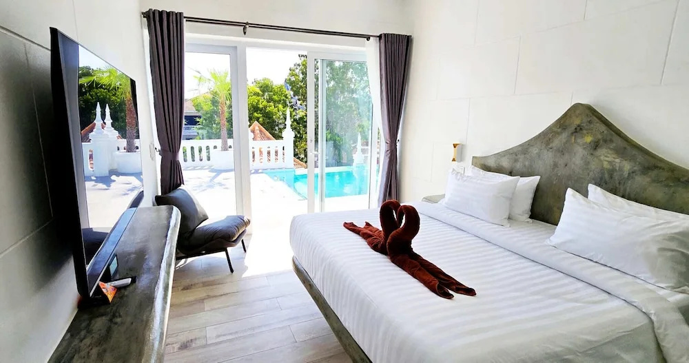 Отель STARLAND Luxury Pool Villa Pattaya Walking Street в Паттайе