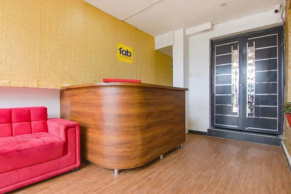 Lobby & Reception