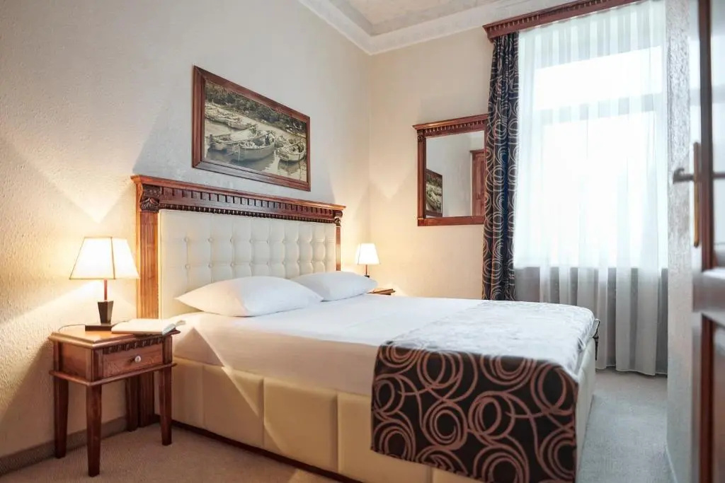 Economy room