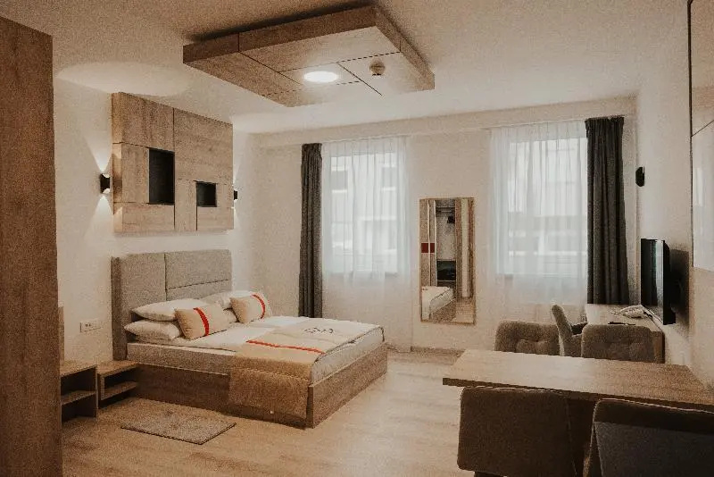 Deluxe Studio