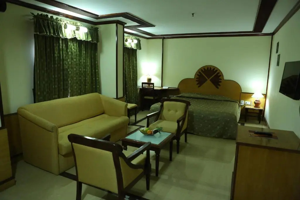 Deluxe Double room (full double bed)