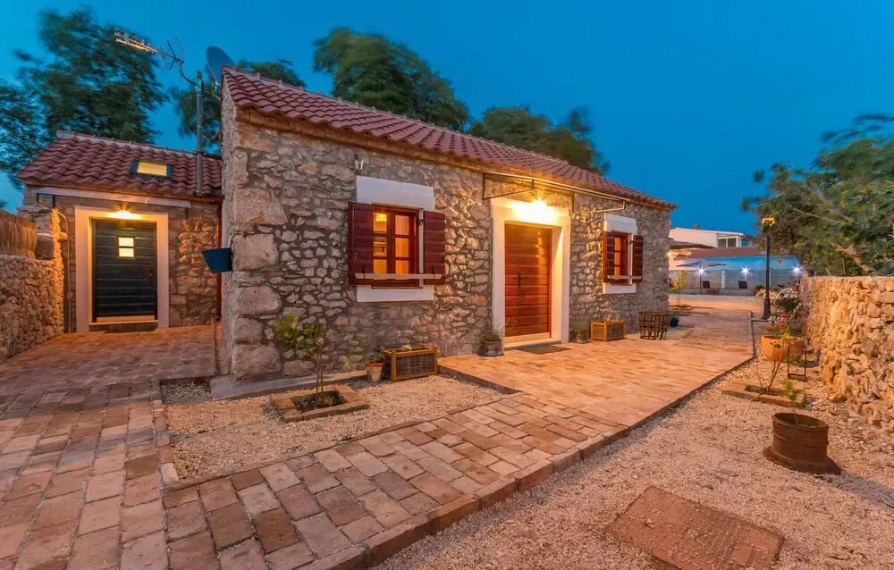Amazing Home in Sukosan With 3 Bedrooms, Private Swimming Pool and Outdoor Swimming Pool