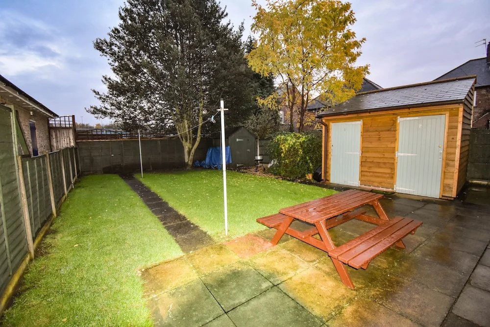 2 Bedroom City Apartment - Close to Queens Hospital
