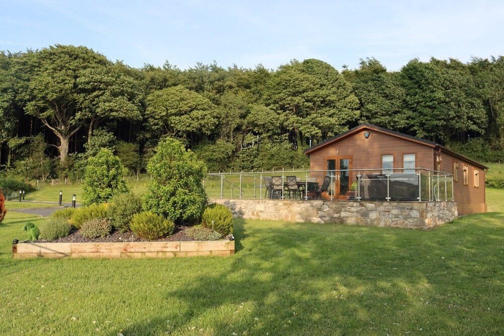 Holly Lodge