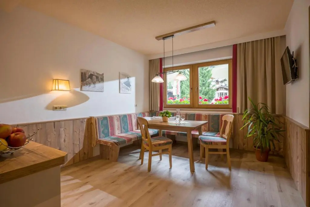 3 Bedrooms Apartment