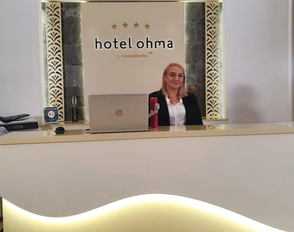 Lobby & Reception