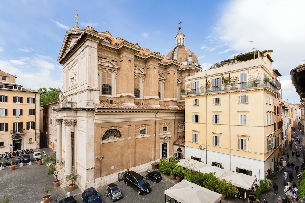 Luminous Apartment few steps P.za Navona