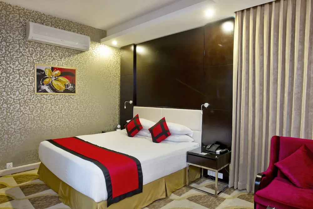 Innotel Luxury Business Hotel - Chambres