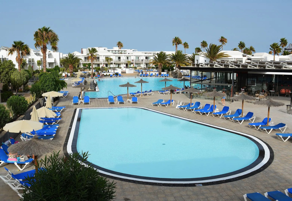 Beach & Waterfront
