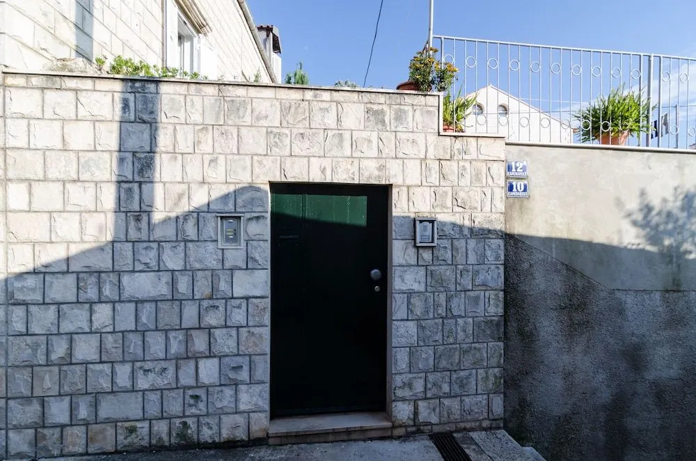 White Wave Guest House