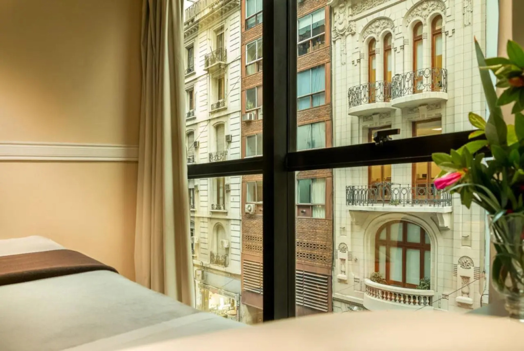 Up Viamonte Hotel