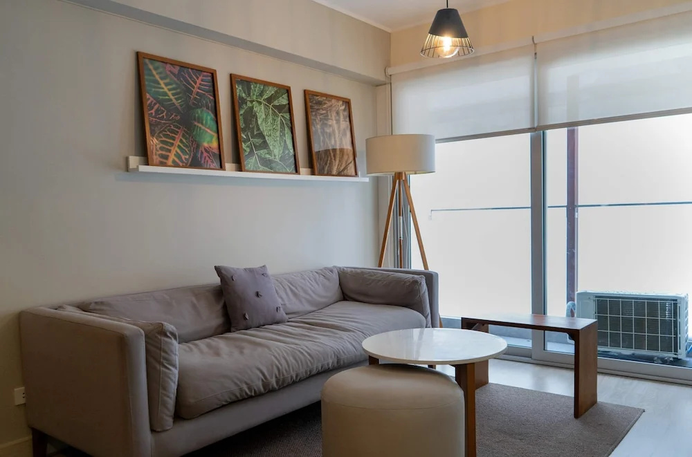 w Comfortable 2BR w Balcony in Miraflores