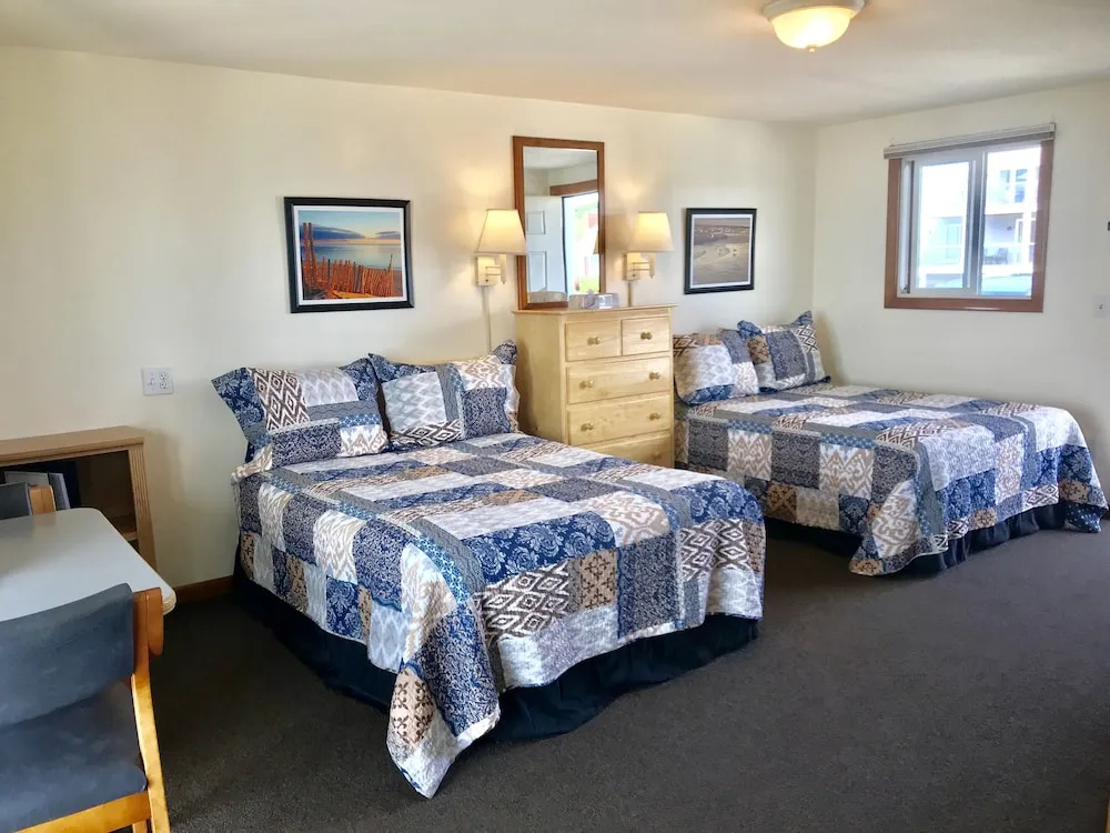 1 Bedroom Standard Quadruple room beachfront