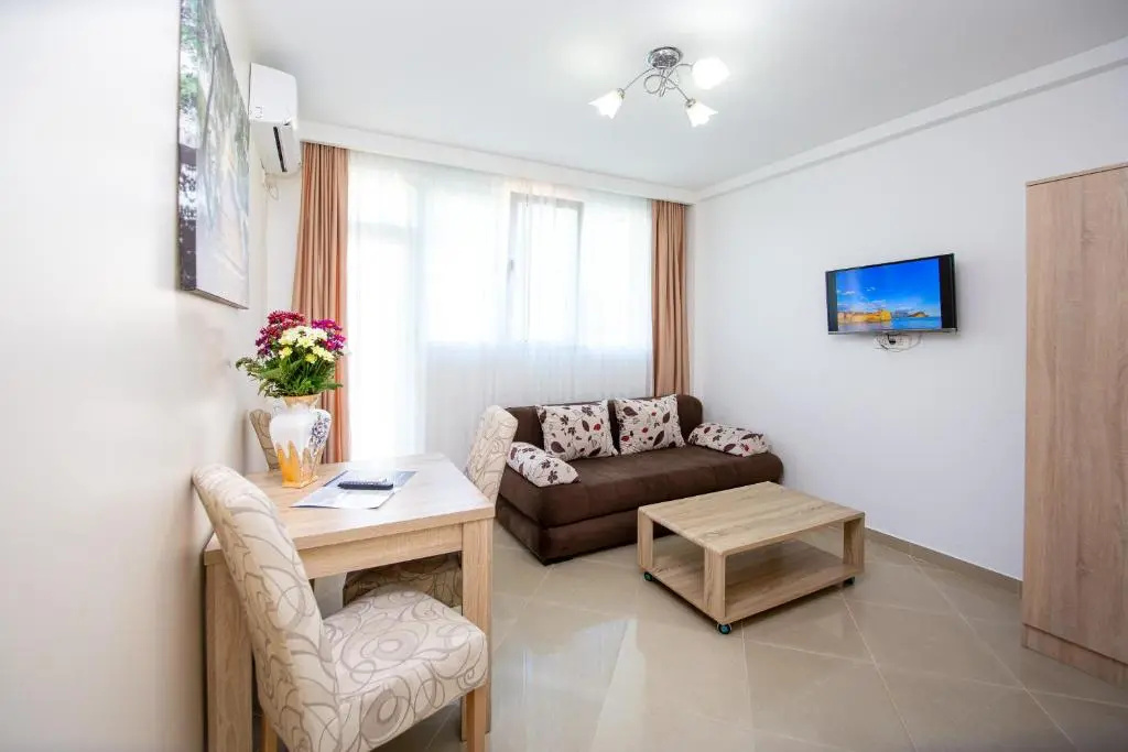 1 Bedroom Double Apartment (full double bed)
