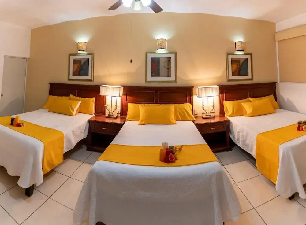 Standard Triple room