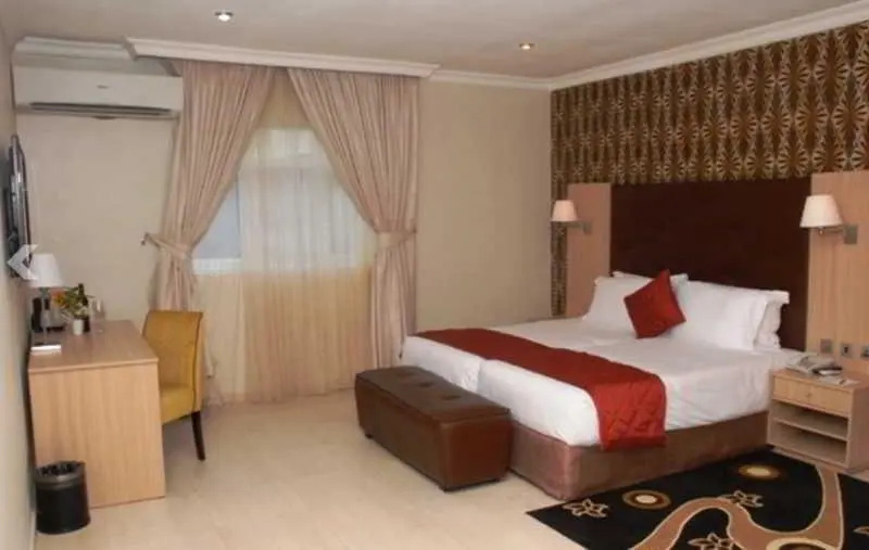 Standard Double Suite full double bed