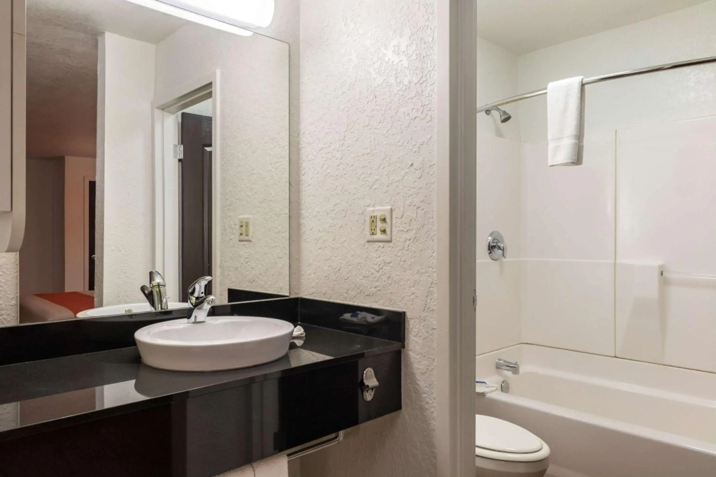 Motel 6 Uvalde, TX - фото 8