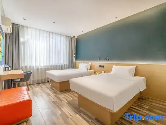 Royal Double room (twin beds)