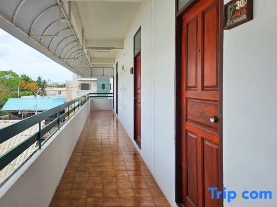 Двухместный номер Deluxe 2 отдельные кровати в Sirin Hotel Hua Hin