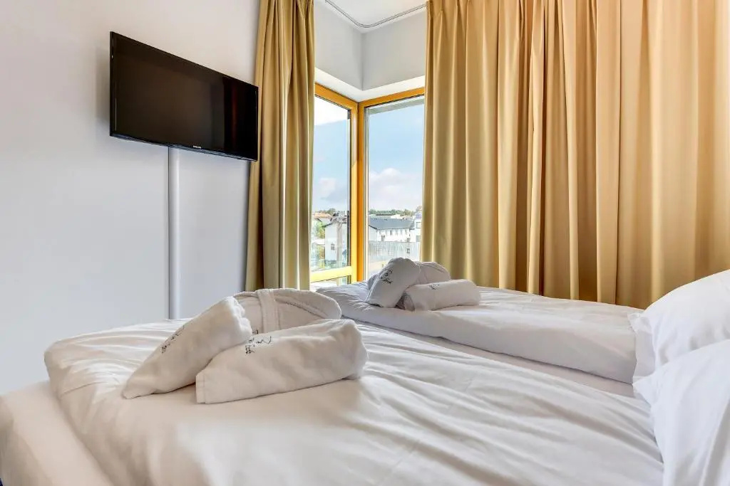 3 Bedrooms Apartment