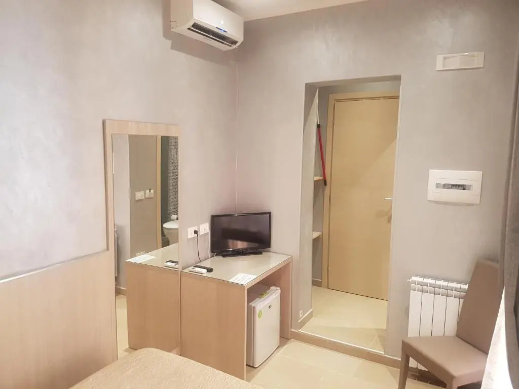 Economy room