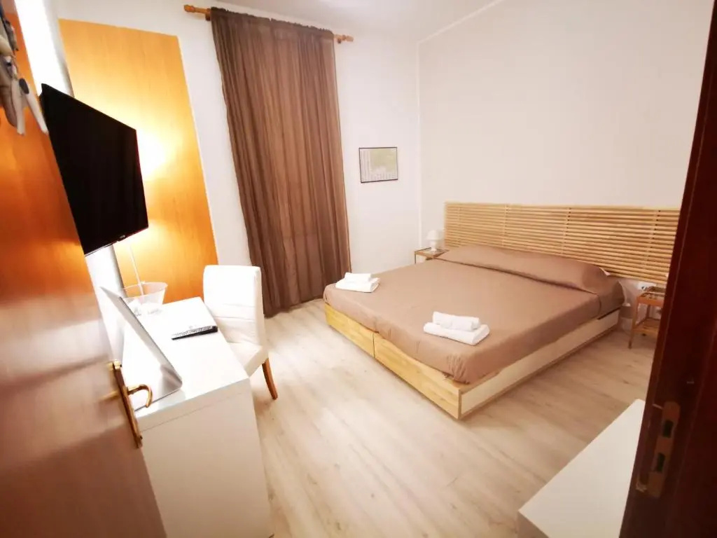 Standard Double room (full double bed)