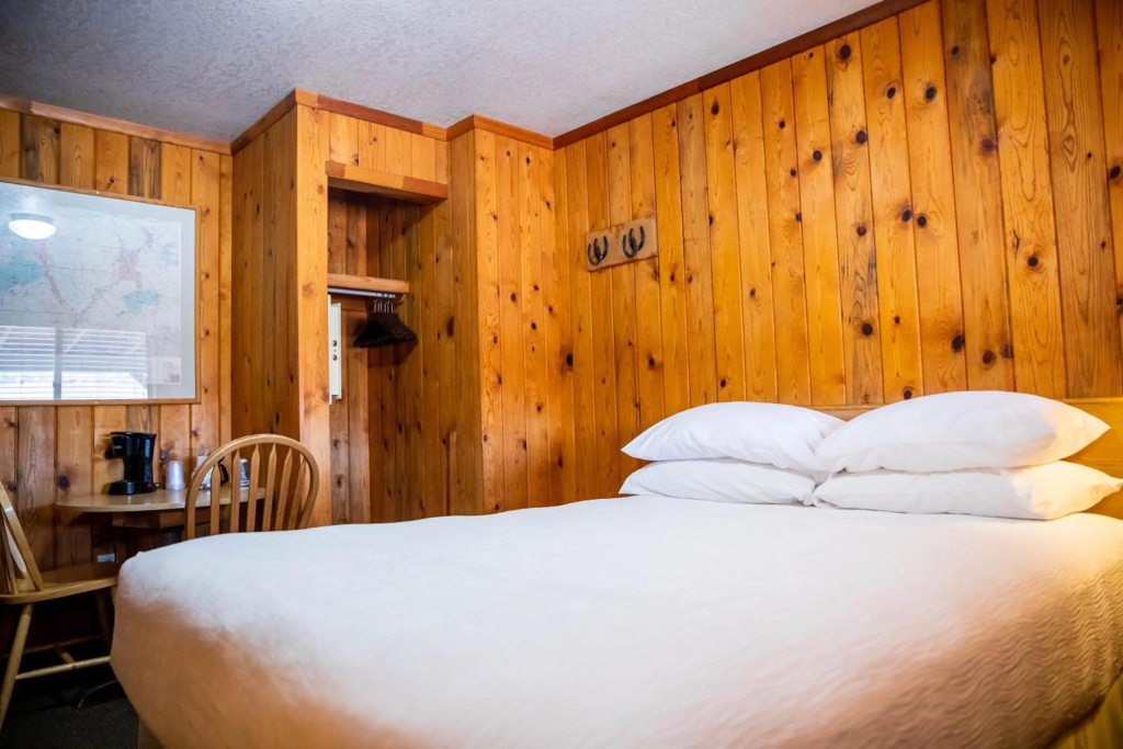 Red Stone Inn — 5