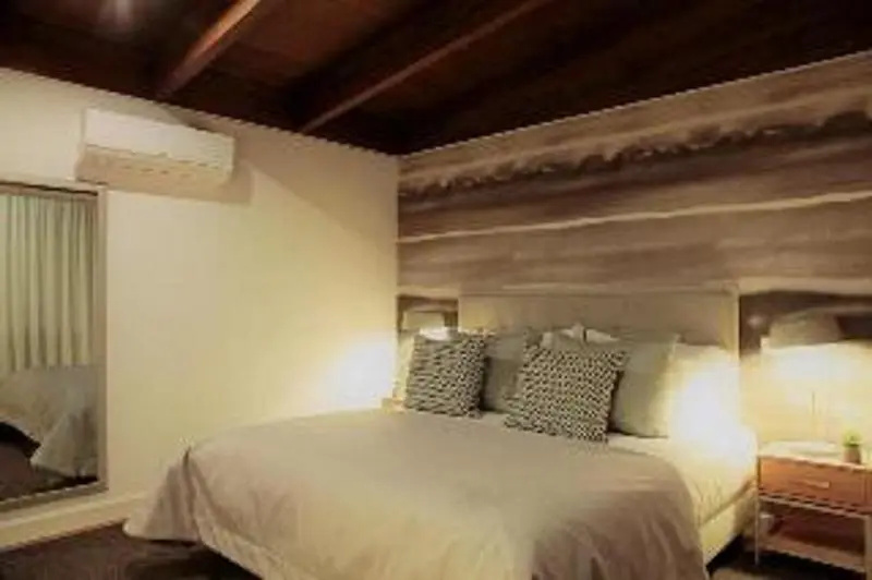 4 Bedrooms Villa