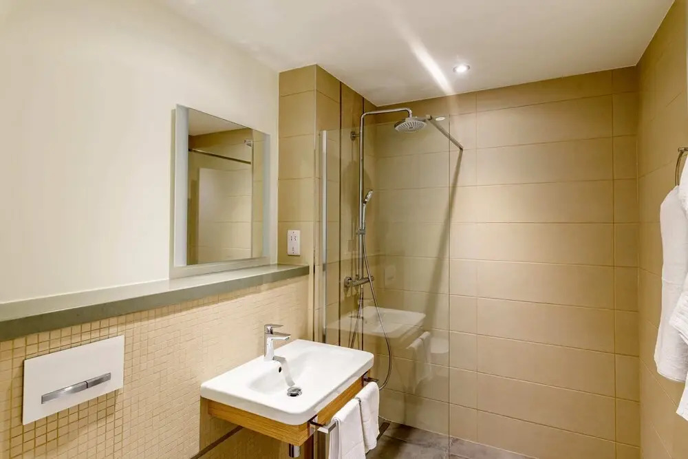 Luxury Modern Apartment With Exceptional Views! Hosted by Sweetstay - фото 9