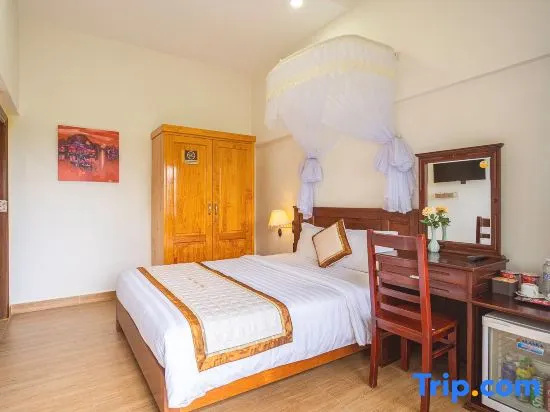 Standard Double room with garden view (full double bed)
