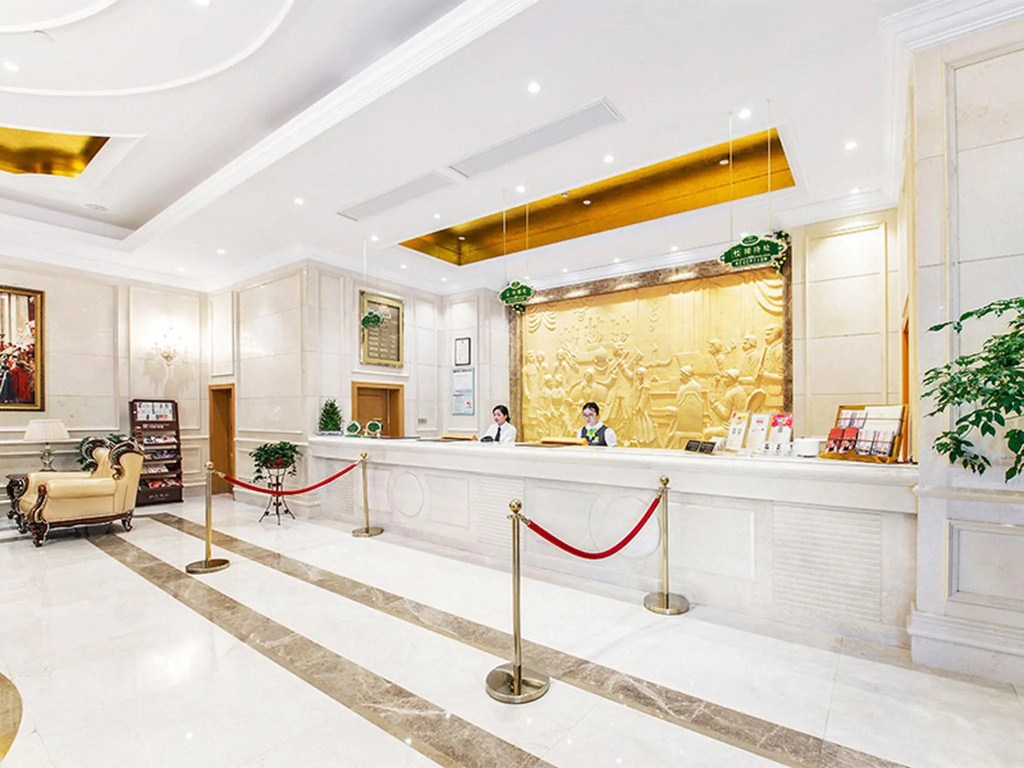 Lobby & Reception