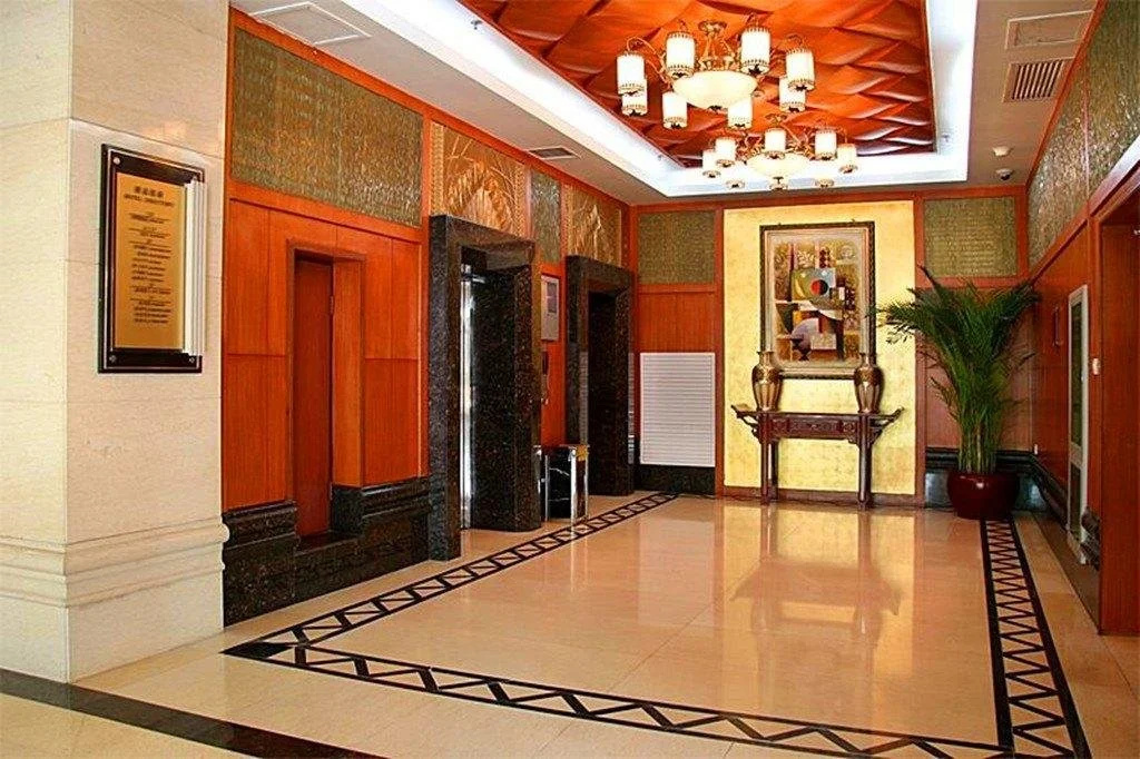 Lobby & Reception