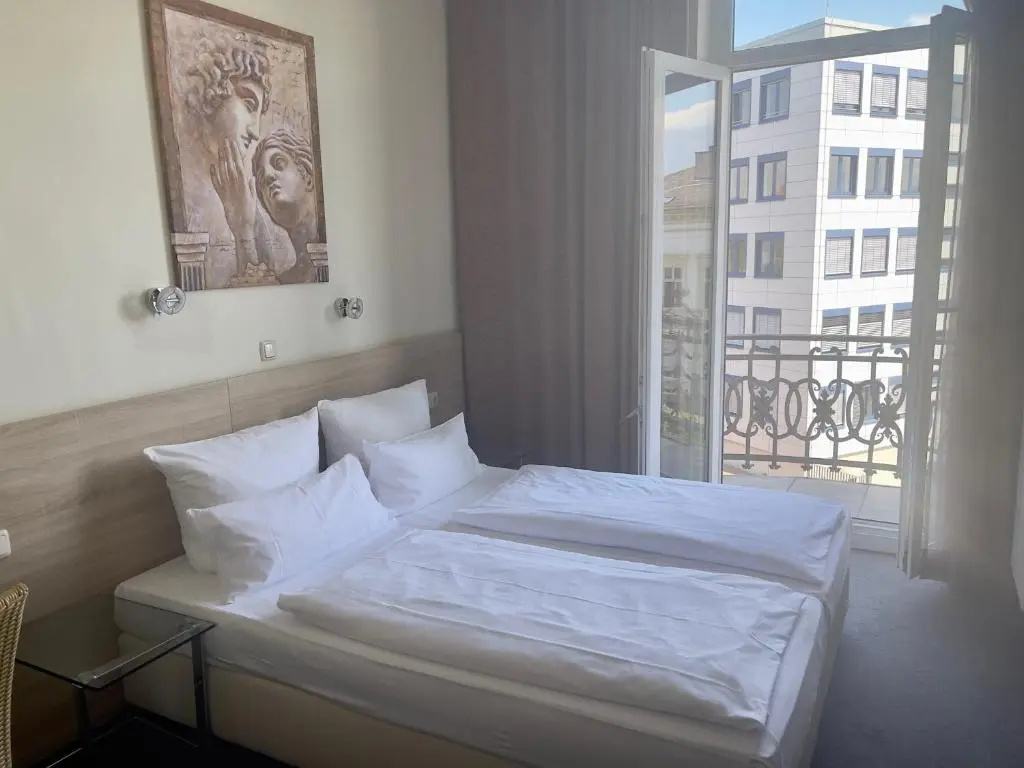 Standard Double room (full double bed)