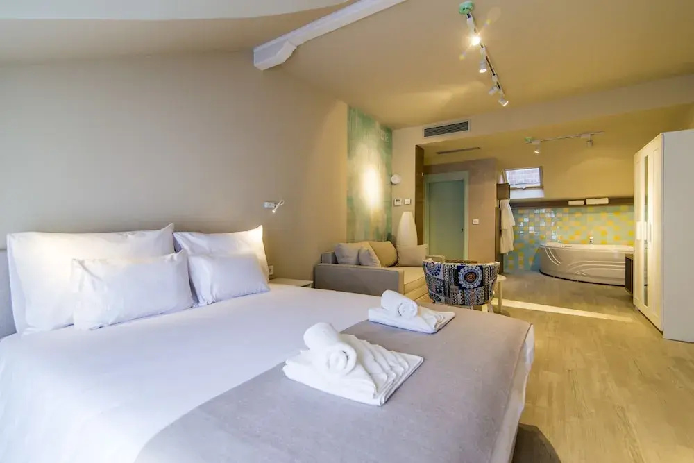 Deluxe Suite