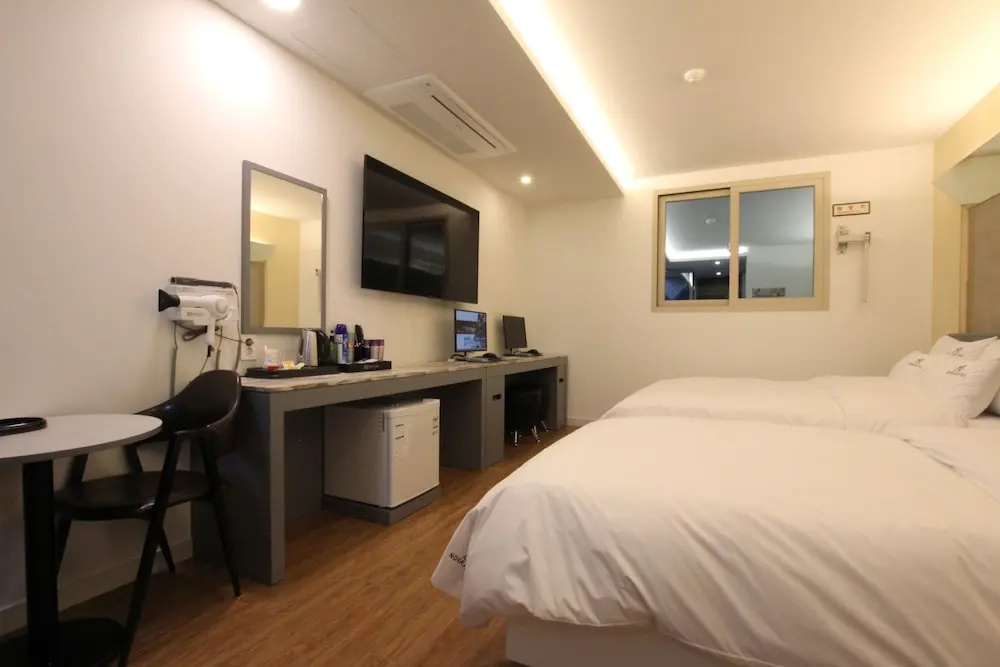 Standard Double room (twin beds)