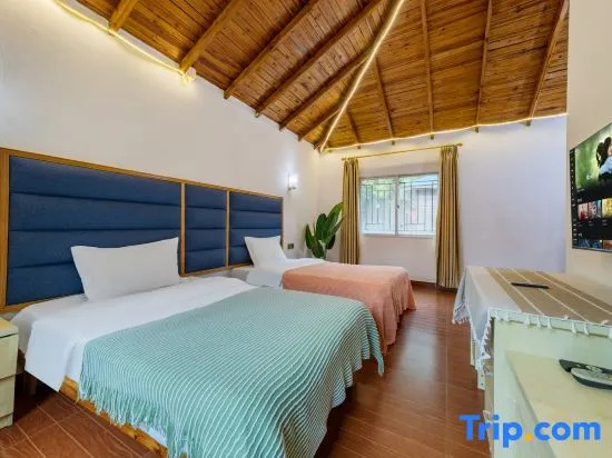 2 Bedrooms Standard Family room