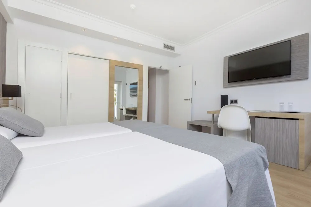 Standard Double room (twin beds)