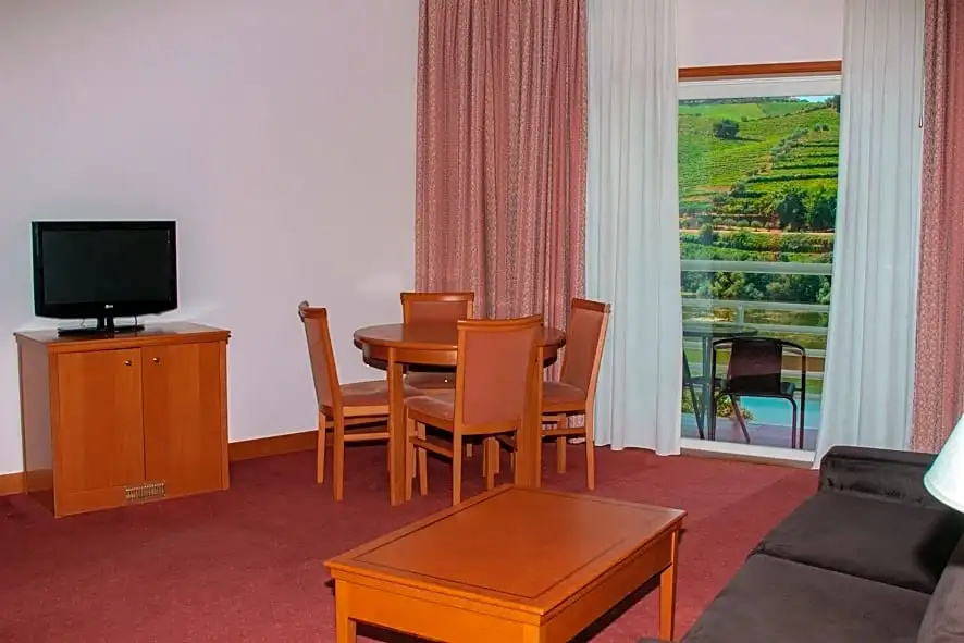 Suite with river view