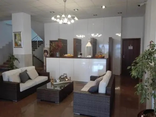 Lobby & Reception