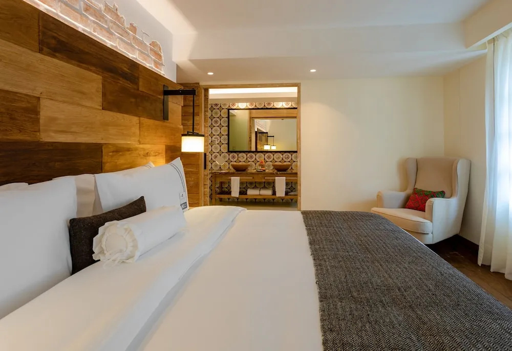 Luxury Suite