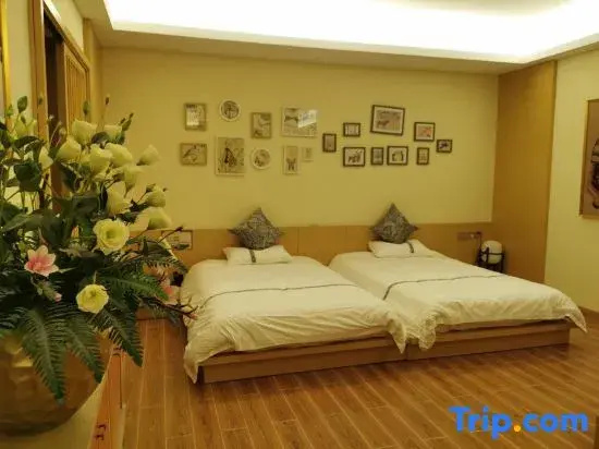 Double Suite (twin beds)