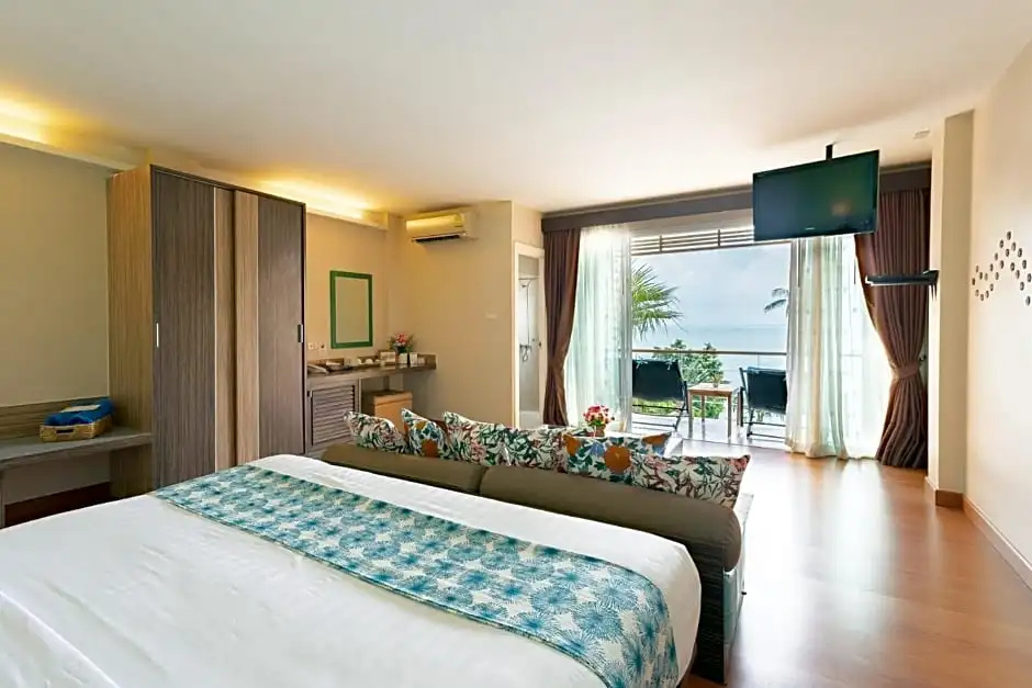 Deluxe Double room with sea view (full double bed)