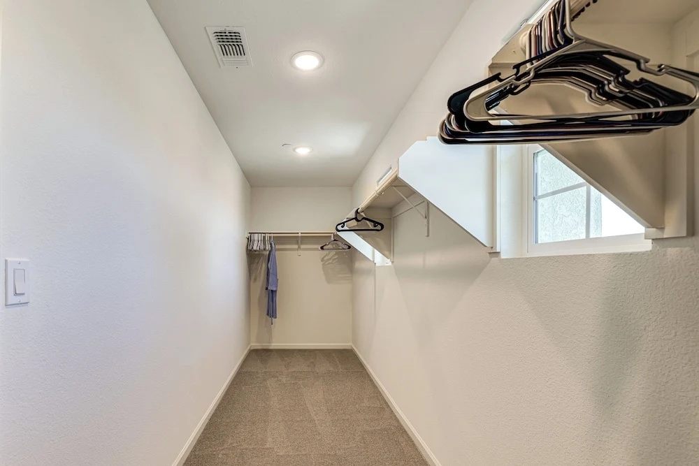 Spacious Family Home in Stockton - Pets Welcome! - фото 16