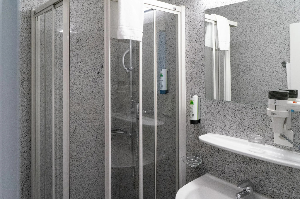 Tailormade Hotel STANS SÜD - Chambres