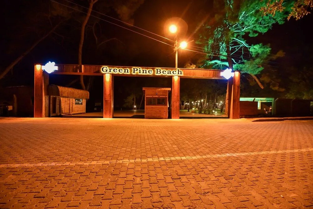 Green Pine Beach & Bungalows