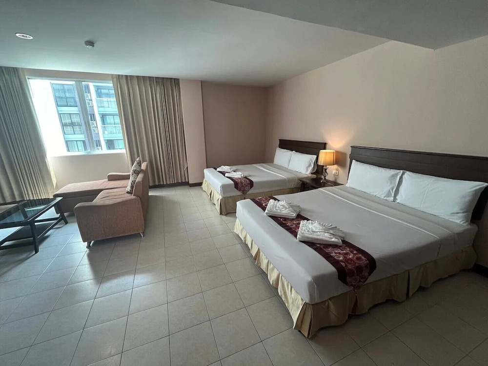 Crown Pattaya Beach Hotel - Chambres