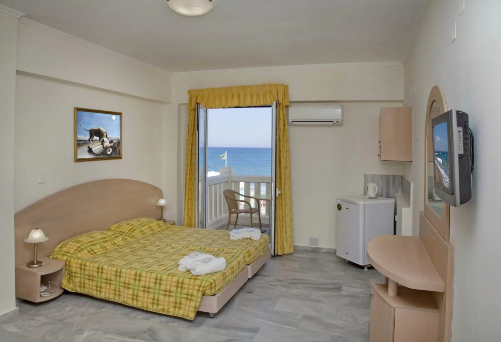 Double room (full double bed)